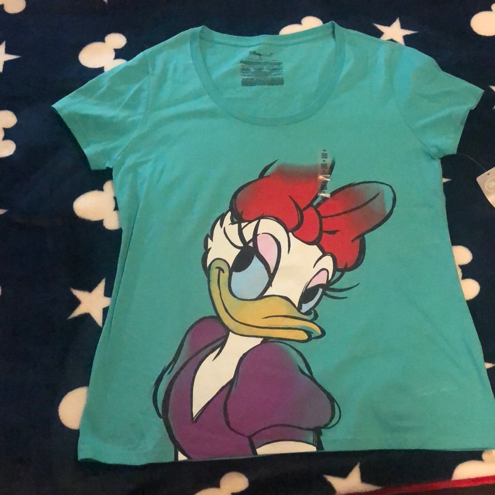 Disney Women’s Daisy Duck XL scoop Neck T-Shirt